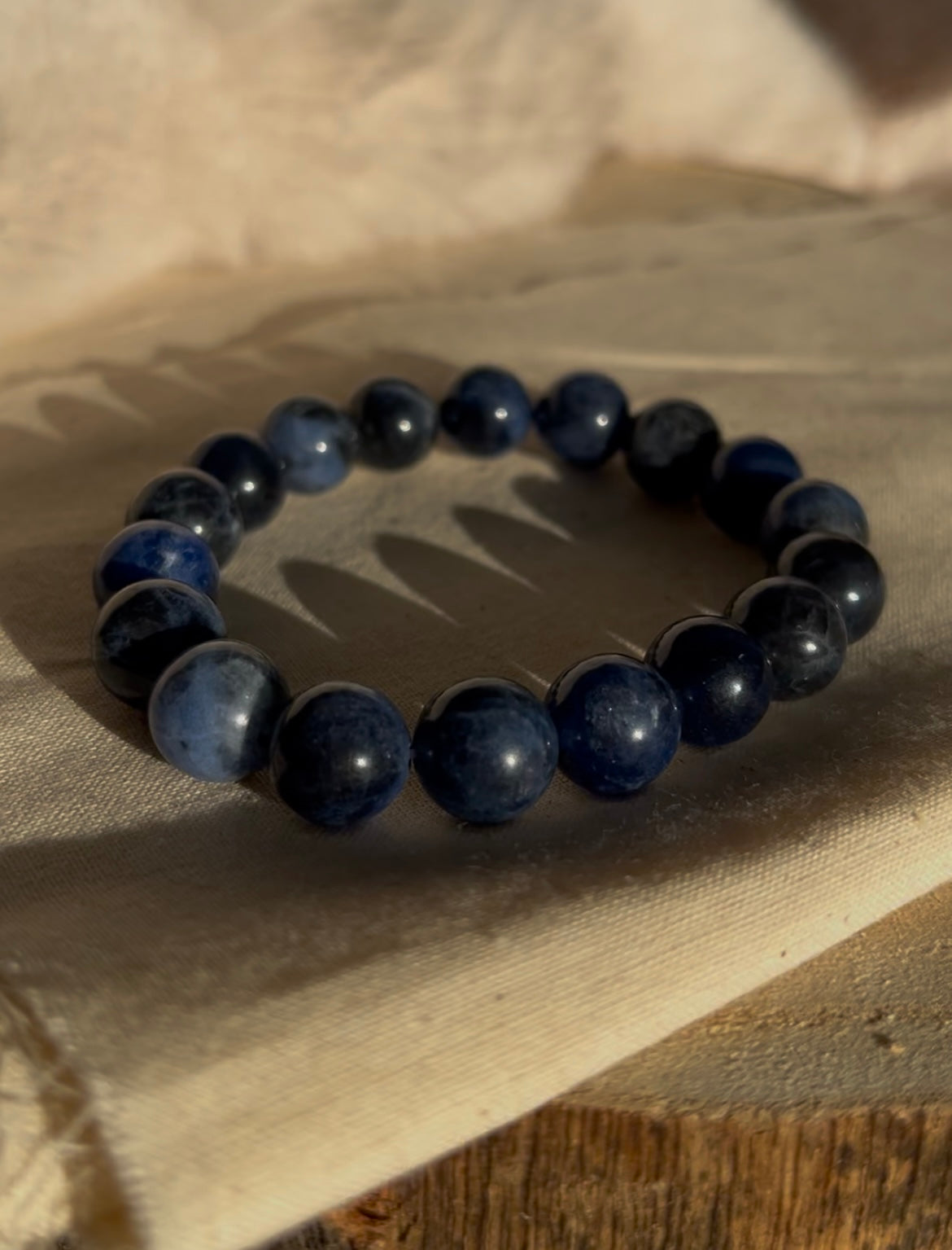 Sodaliet kogelarmband 10mm