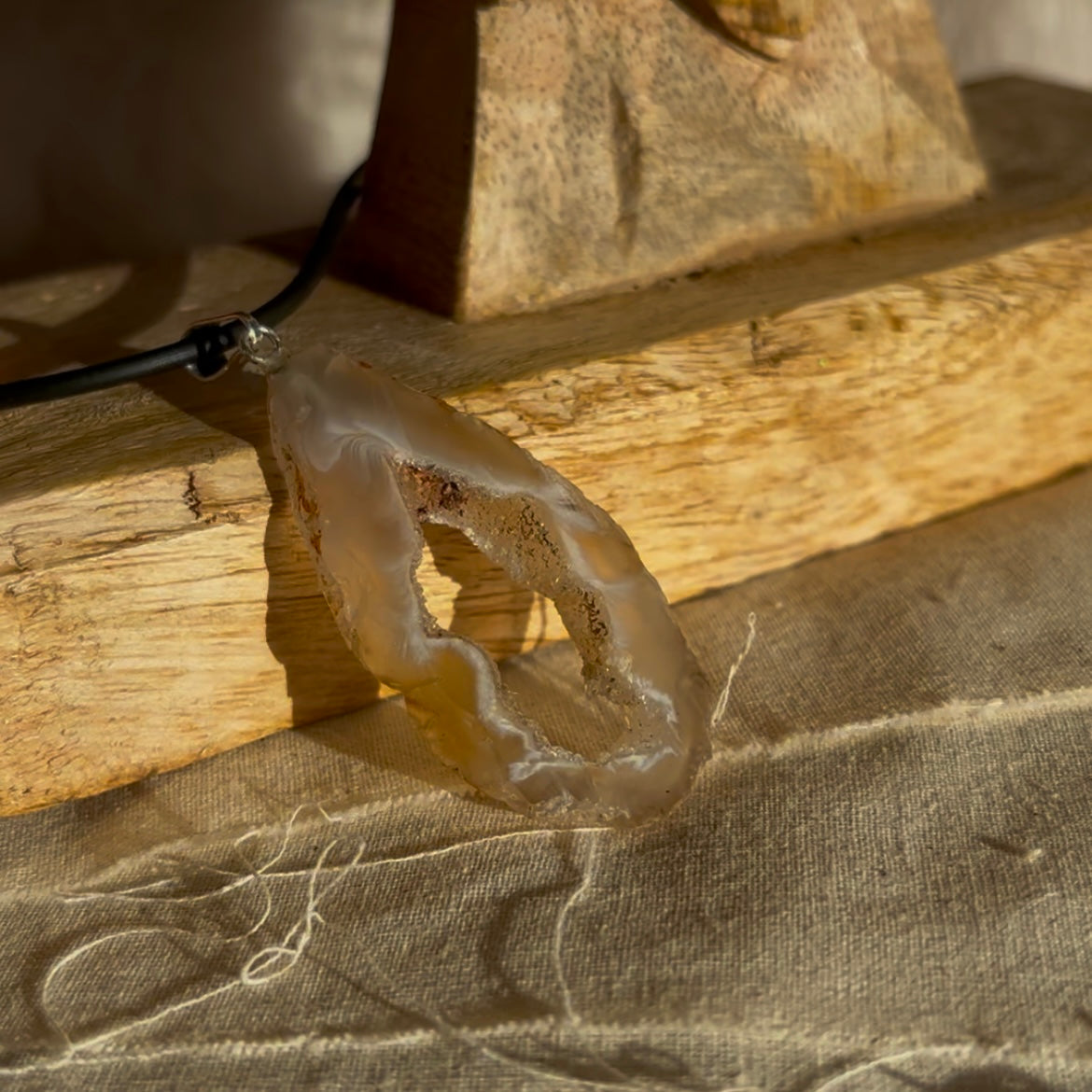 Agaat geode kettinghangers (zilverkleurig)