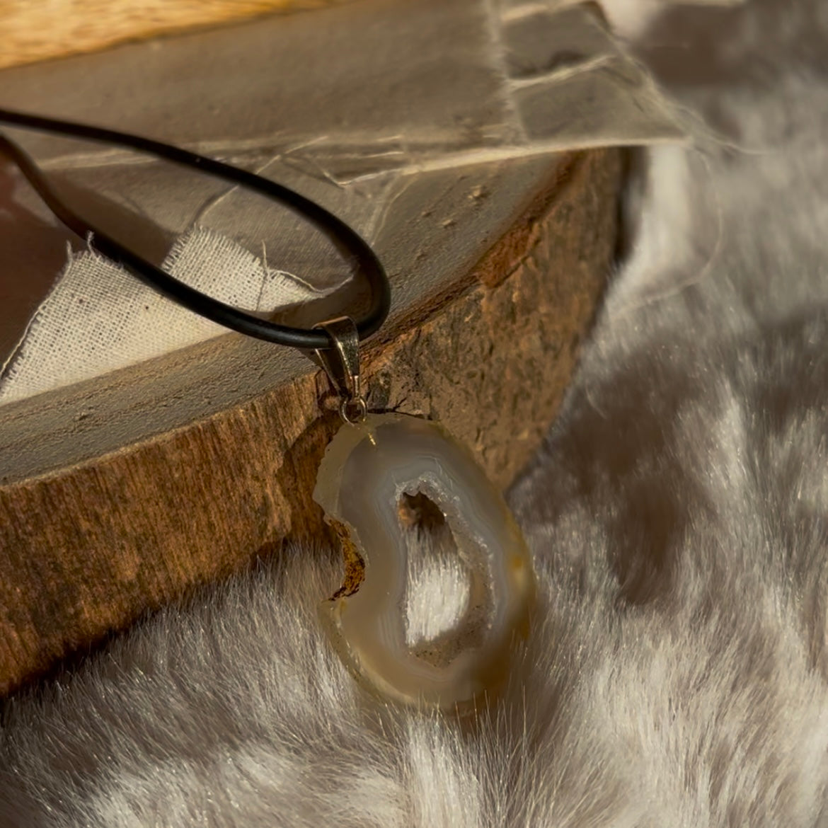 Agaat geode kettinghanger (goudkleurig)