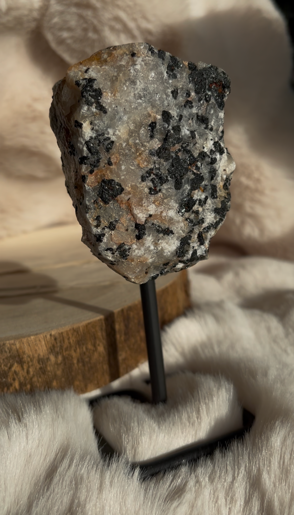 Toermalijnkwarts op standaard