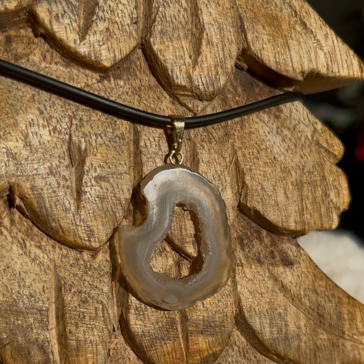 Agaat geode kettinghanger (goudkleurig)