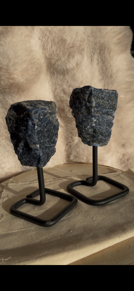 Sodaliet op standaard