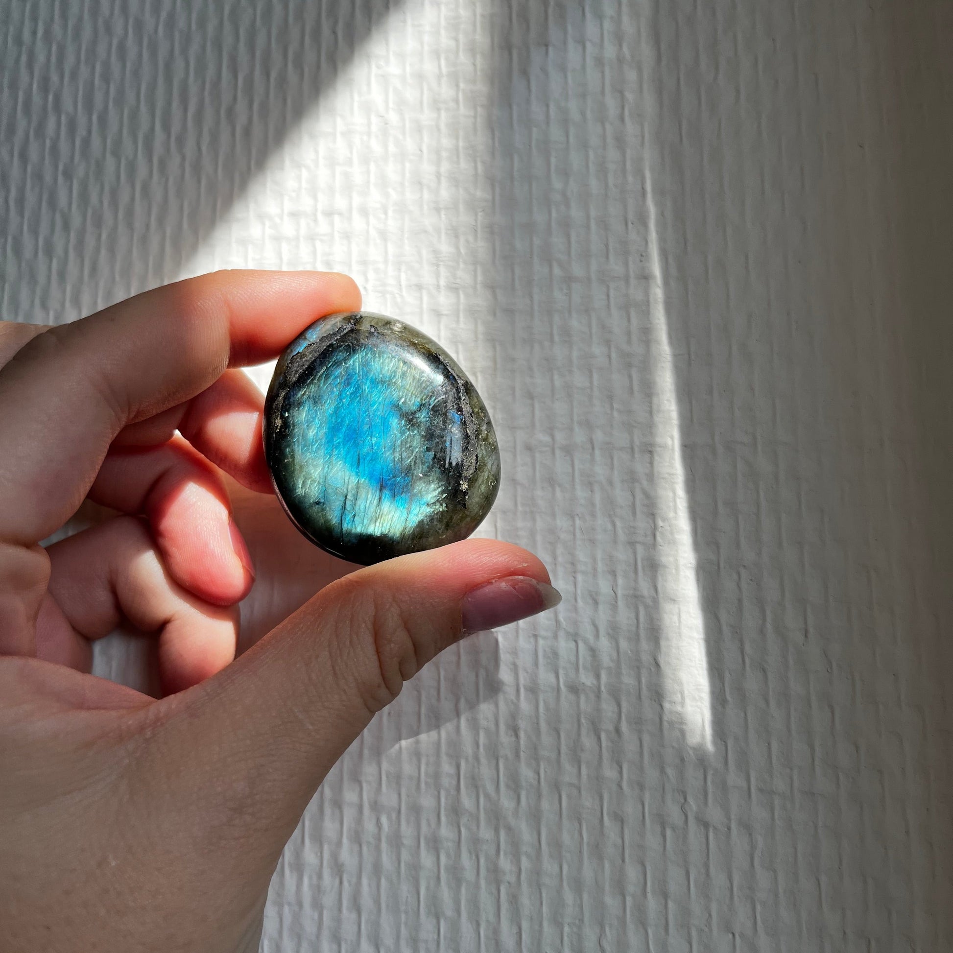 Edelsteen trommelsteen Labradoriet